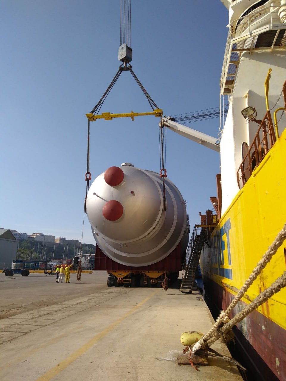 Проектный и негабаритный груз в порту