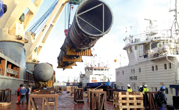 Негабаритный груз при выгрузке в порту